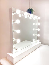 Load image into Gallery viewer, Vanity mirror and desk